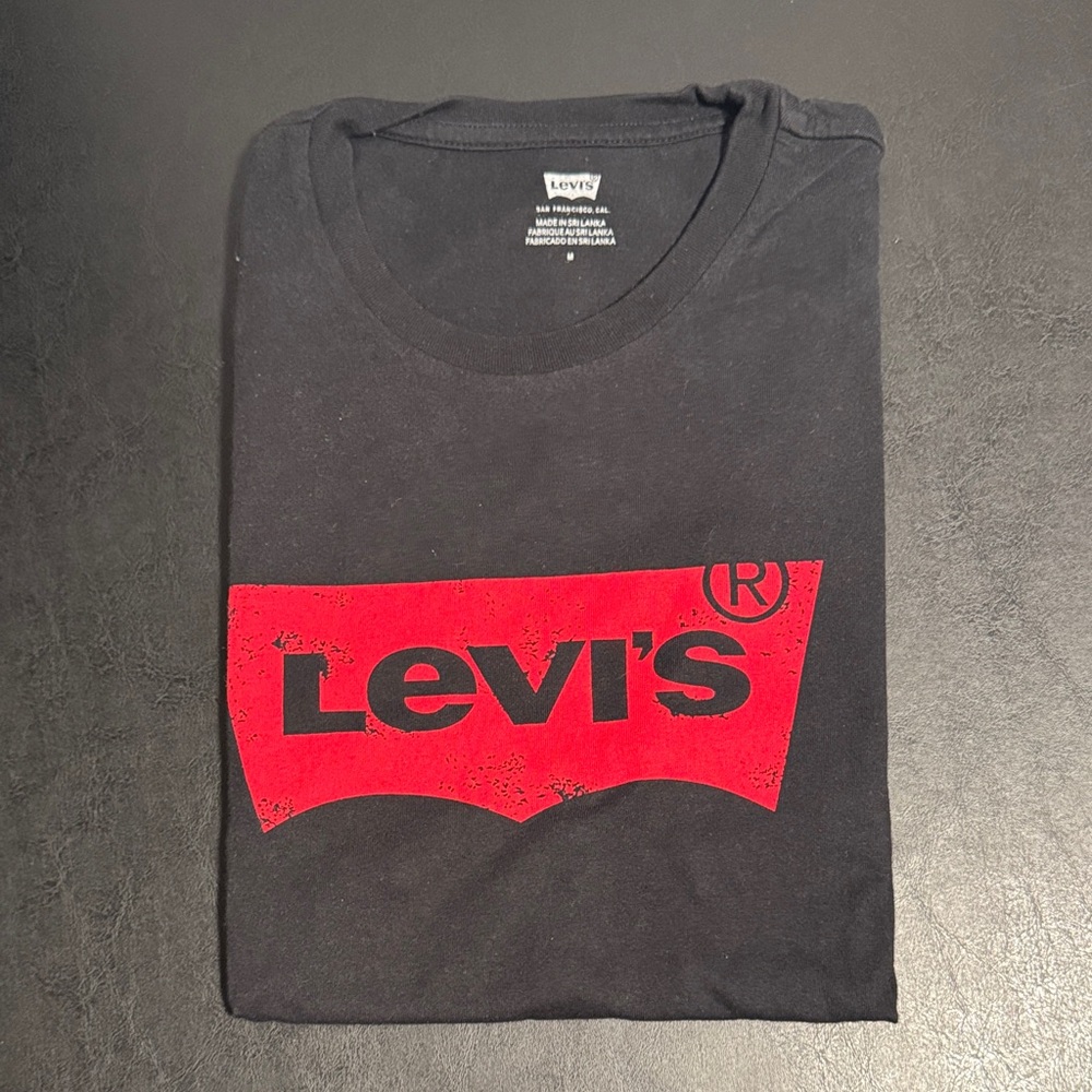 Levi's Black and Red Short Sleeve Tee